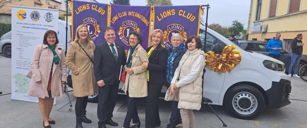 Predaja vozila za Lions donirano hrano v Celju, Lions klubi Celje, Keleia in Celje Mozaik