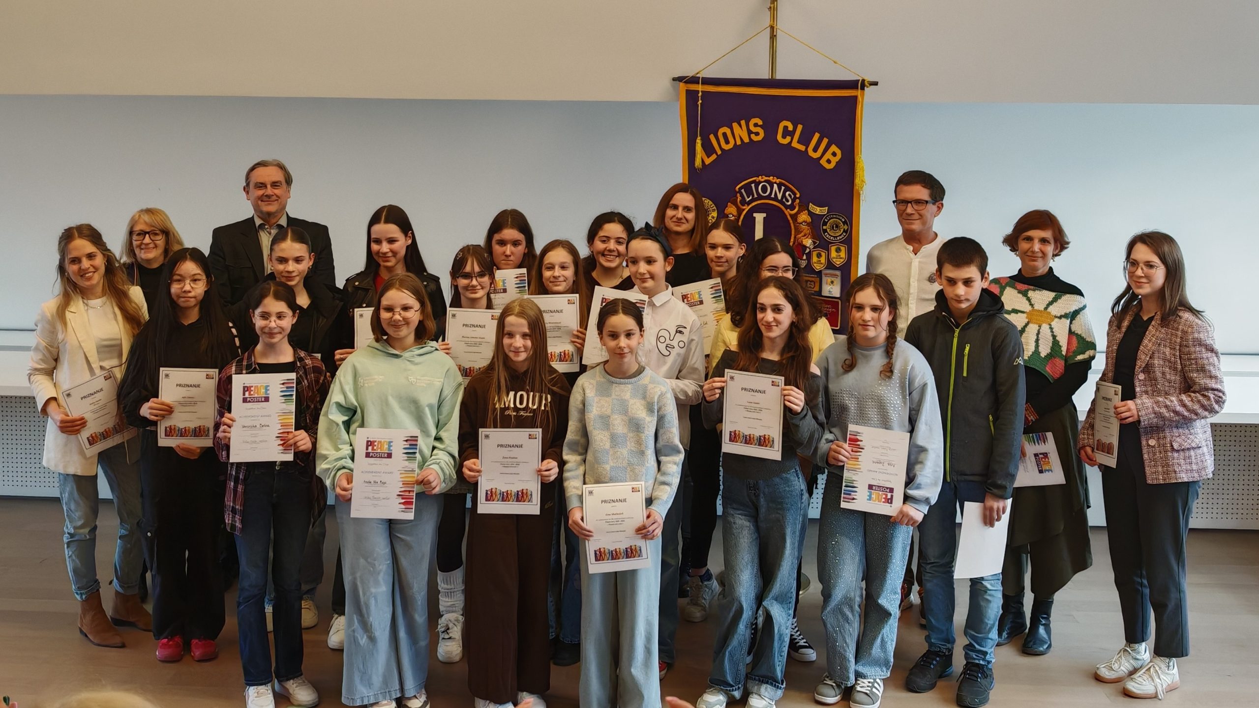 Plakat miru tudi letos  v celjskih OŠ